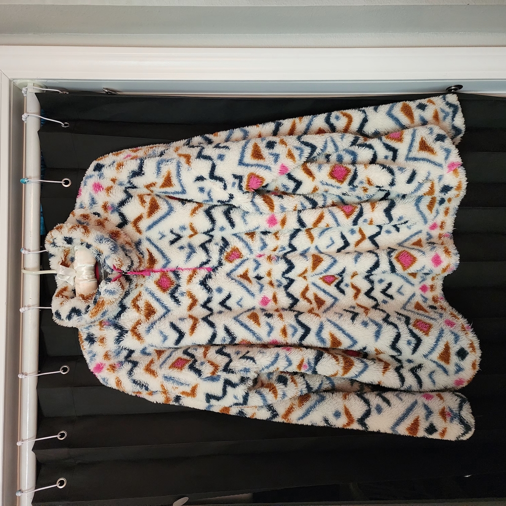 Eddie Bauer Teddy Jacket with Geometric Flair